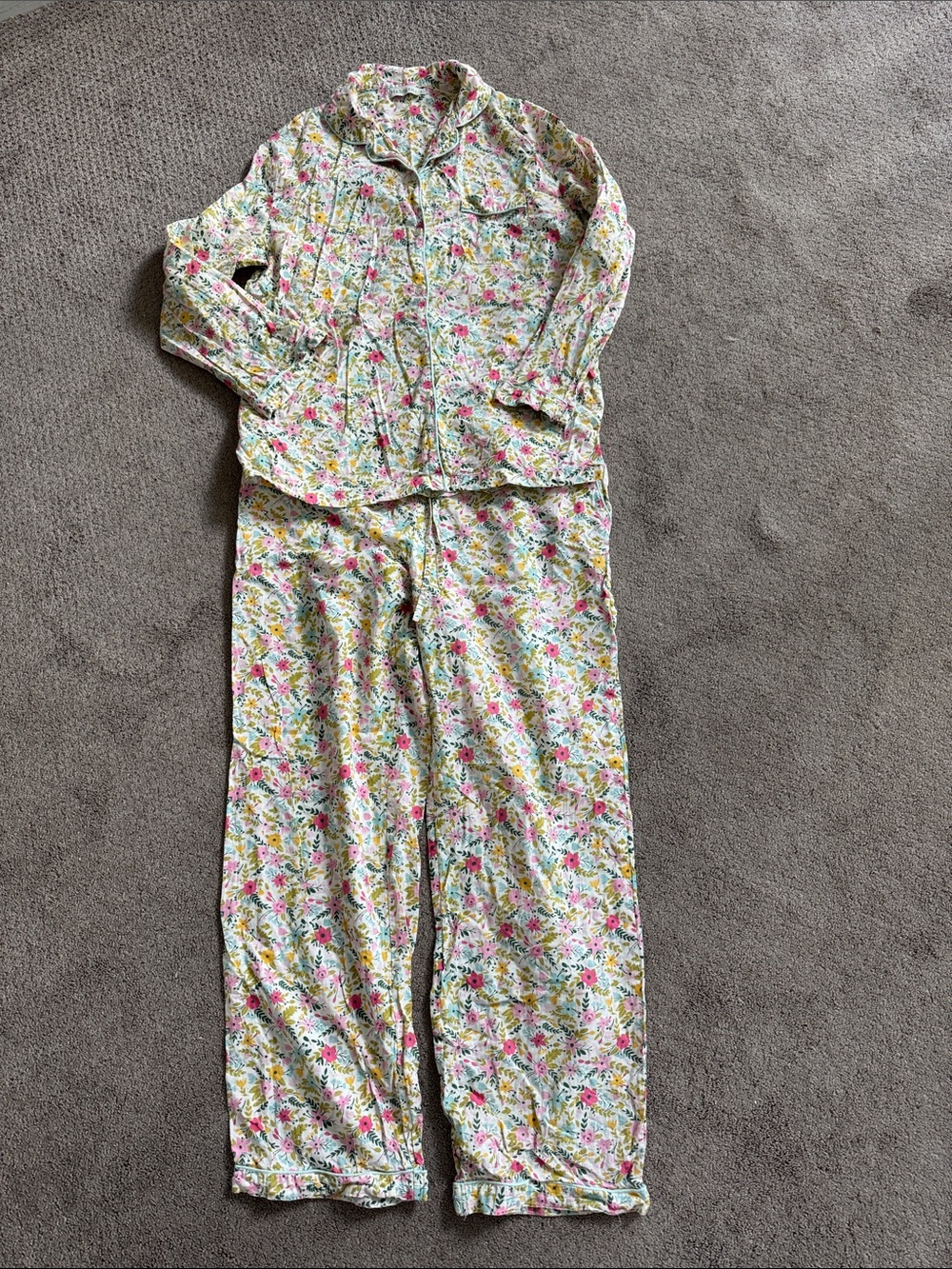 Mahogany 100% cotton Floral Pajama set top bottoms size Large